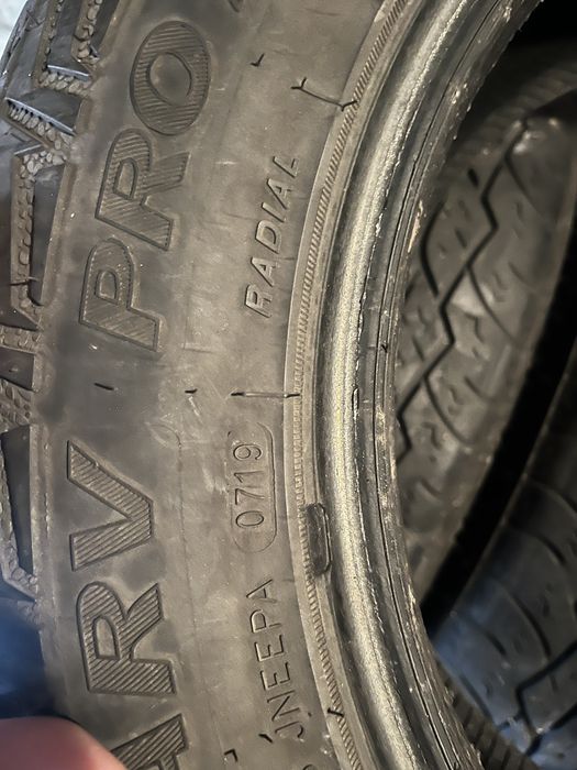 Продам комплект 215/65r16
