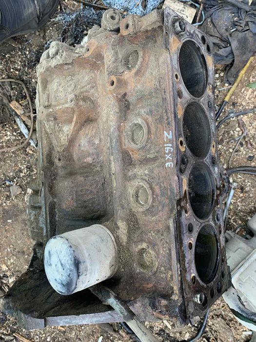 Двигун блок циліндрів головка опель z16xe астра вектра зафіра