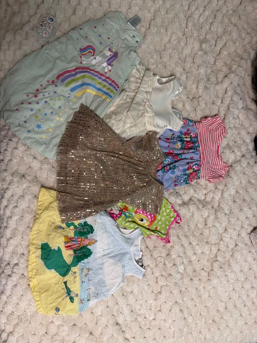 Пеленальний столик+ Ванночка та заколисуючий центр+подаруночок