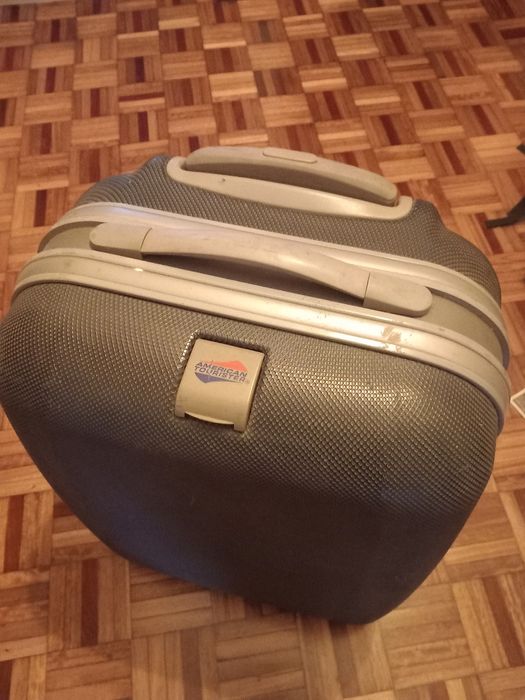 mala ( american tourister )