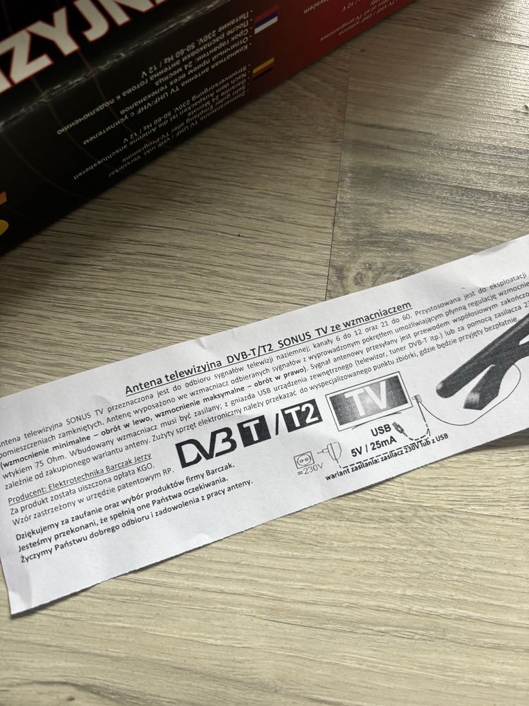 Antena telewizyjna ze wzmacniaczem