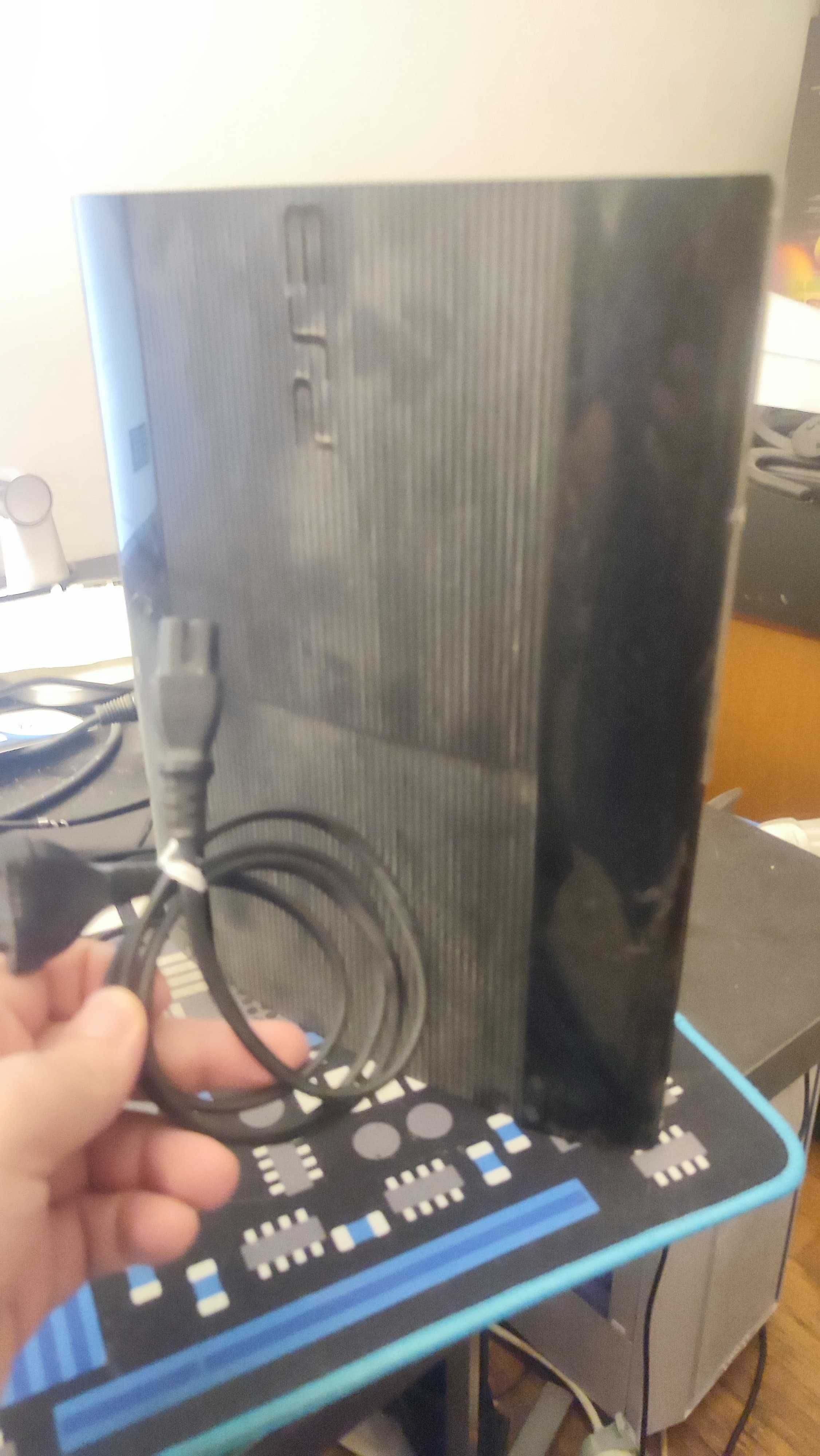 PS3 Ultra Slim (só a consola e cabo de alimentação - tudo funcional)