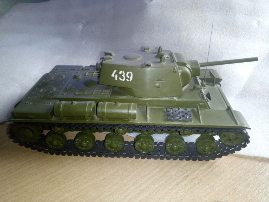 Модель танка КВ-1,  ИСУ-152 1:30 СССР