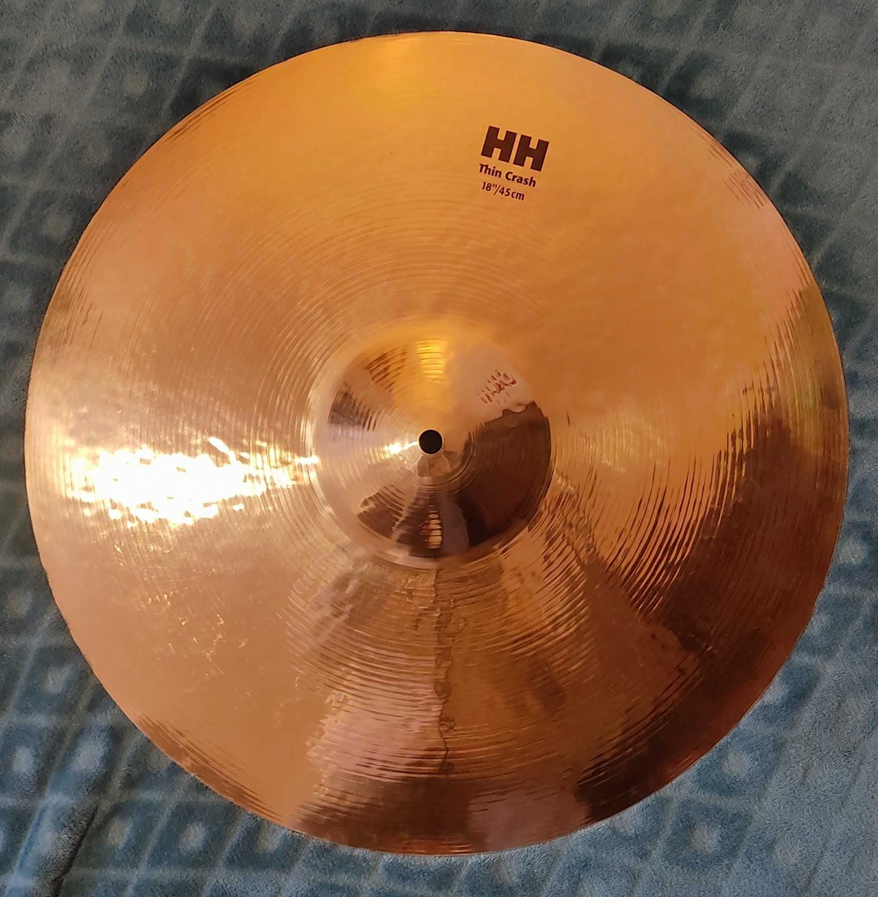 Prato Sabian HH Thin Crash 18'' Remastered em óptimo estado.