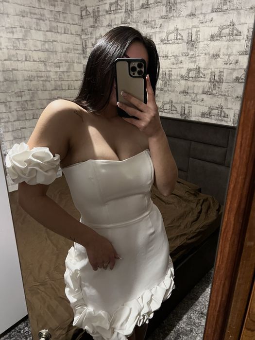 Сукня біла з рукавом, що знімається