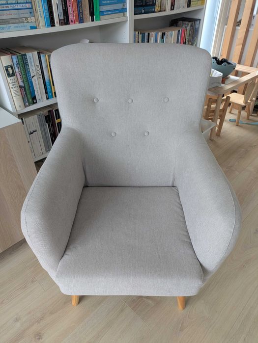 Poltrona de Leitura Astrid Klast Home como nova