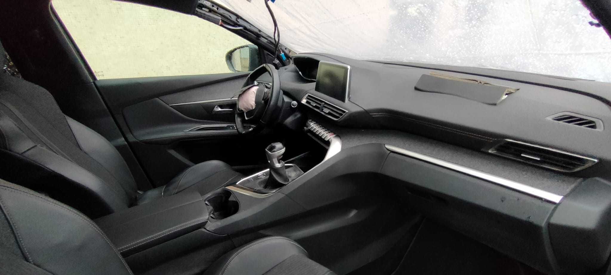 PEUGEOT 5008 II 1.5 BlueHDi Diesel 7 LUGARES