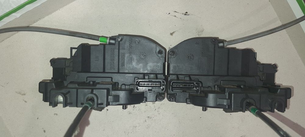 Nissan qashqai замок дверей лівий задній. З ДОДАТКОВИМ БЛОКУВАННЯМ авт