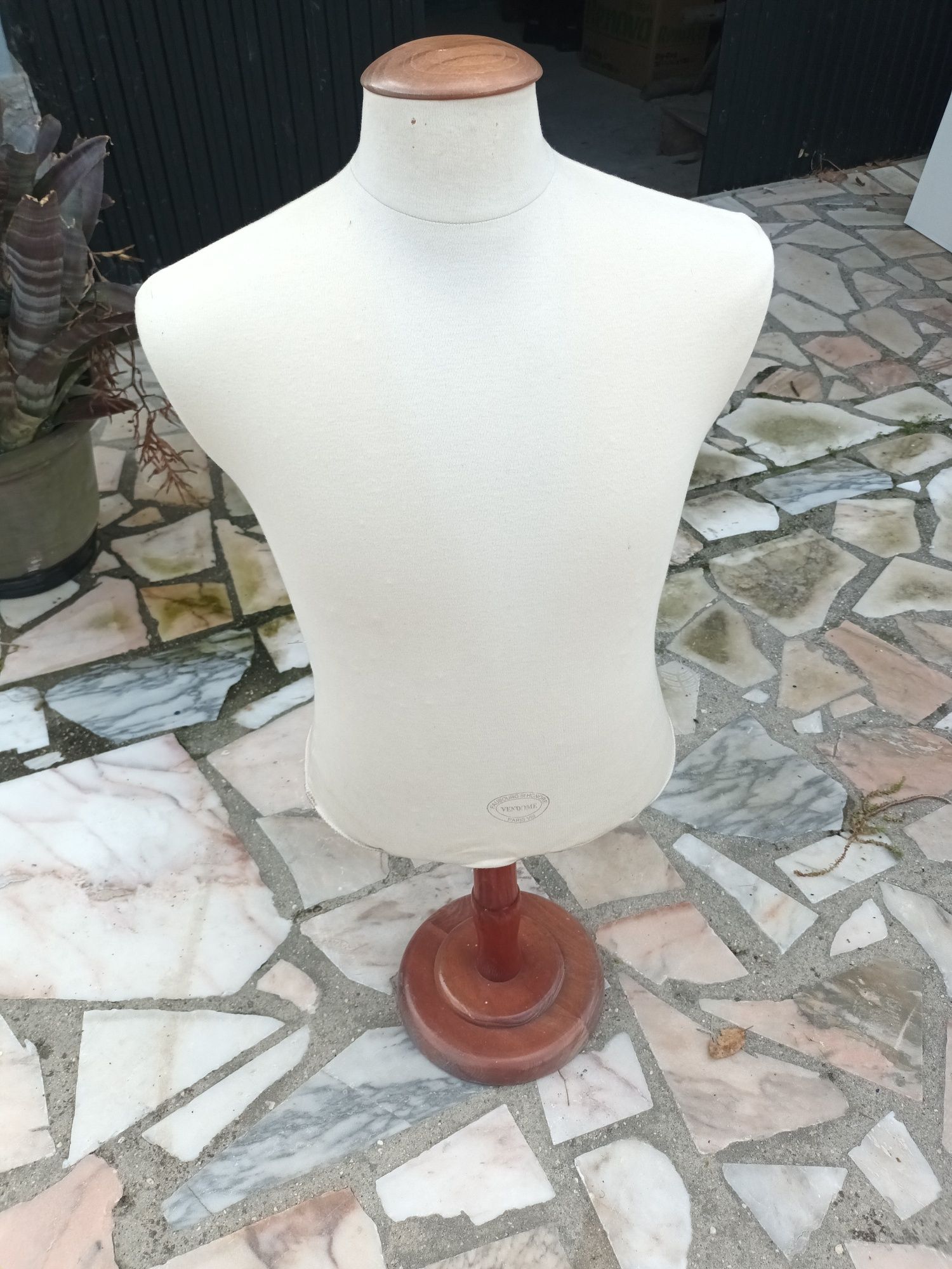 Busto/Manequim ajustável na altura