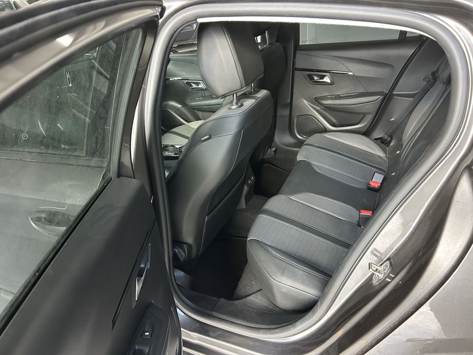 Peugoet 208 1.2 T Allure de 2021