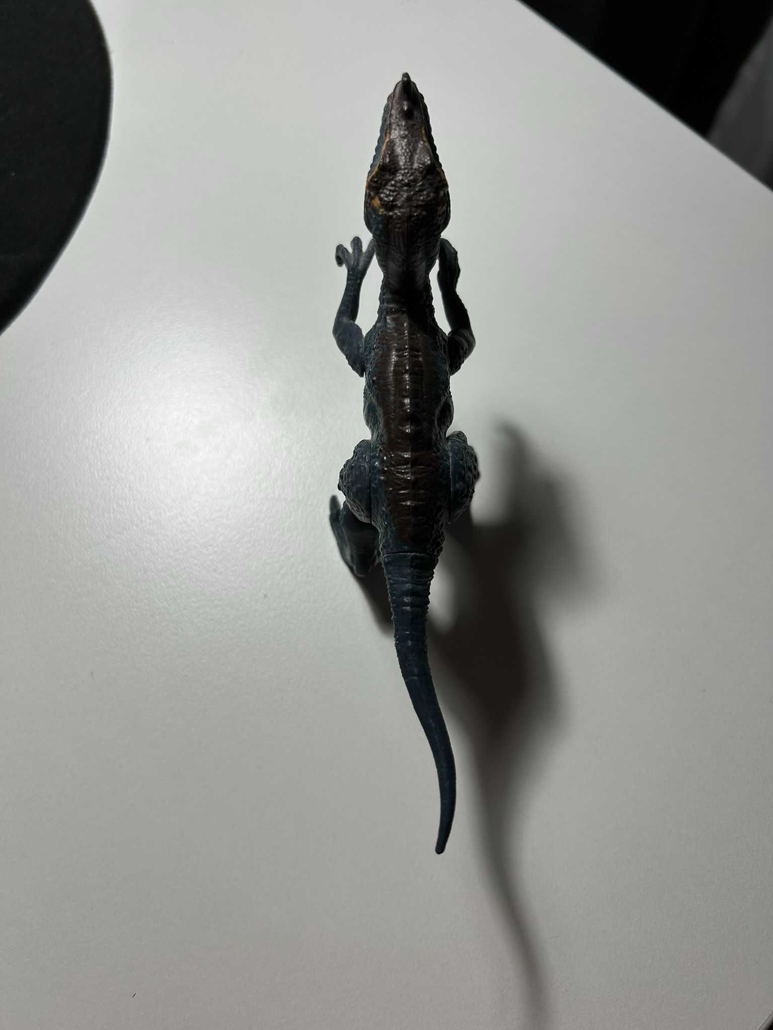 Jurassic World - Niebezpieczny dinozaur - mięsożerca