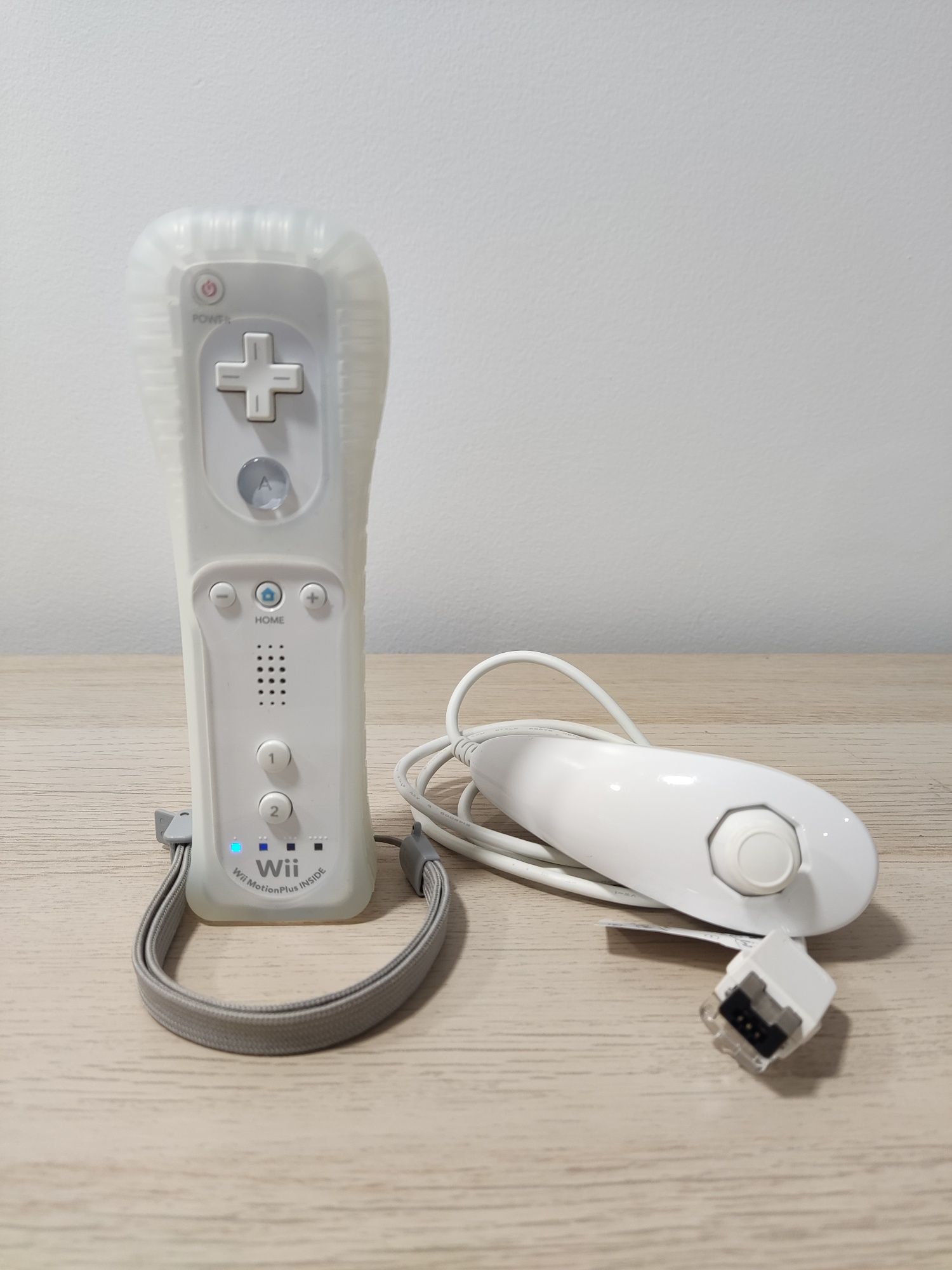 ORIGINAL Wii Remote Motion Plus + Nunchuk branco/ comando Wiimote