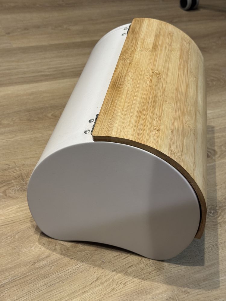 Chlebak biały z bambusową roletą w stylu DUKA, skandynawski design