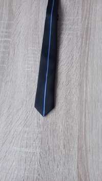 nowy, wąski (4cm) czarny krawat Next