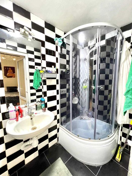 Продаж 1 кімнатної квартири + 2 однокімнатні квартири , вулиця Чубая