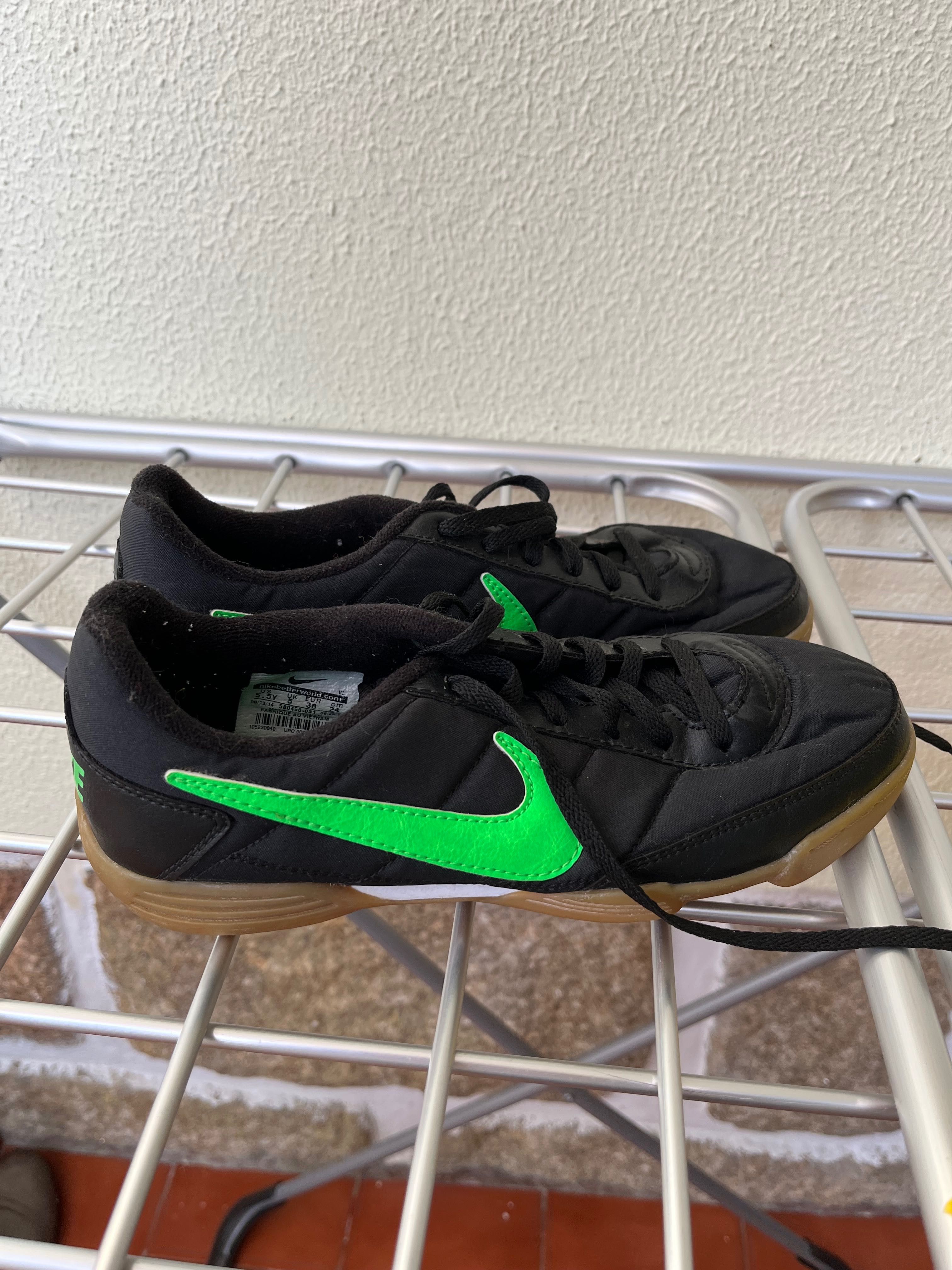 Sapatilhas de futsal Nike