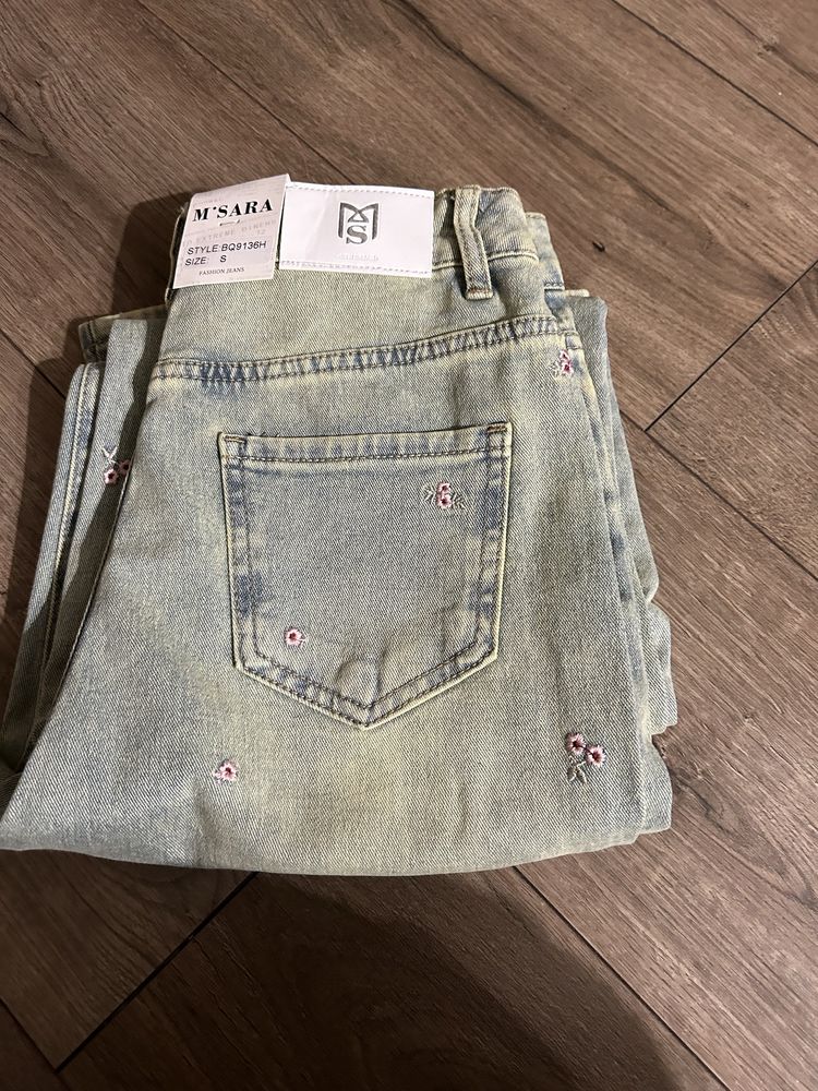 Nowe hitowe spodnie jeansowe szwedy haftowane kwiatki