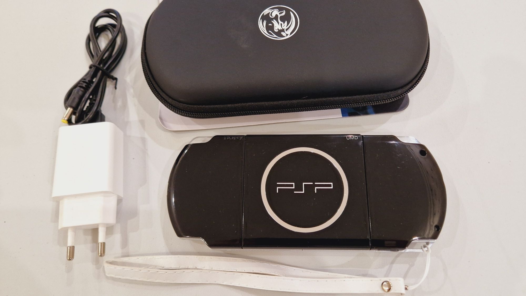Sony PSP-3000 64гиг 128 игр+ чехол!