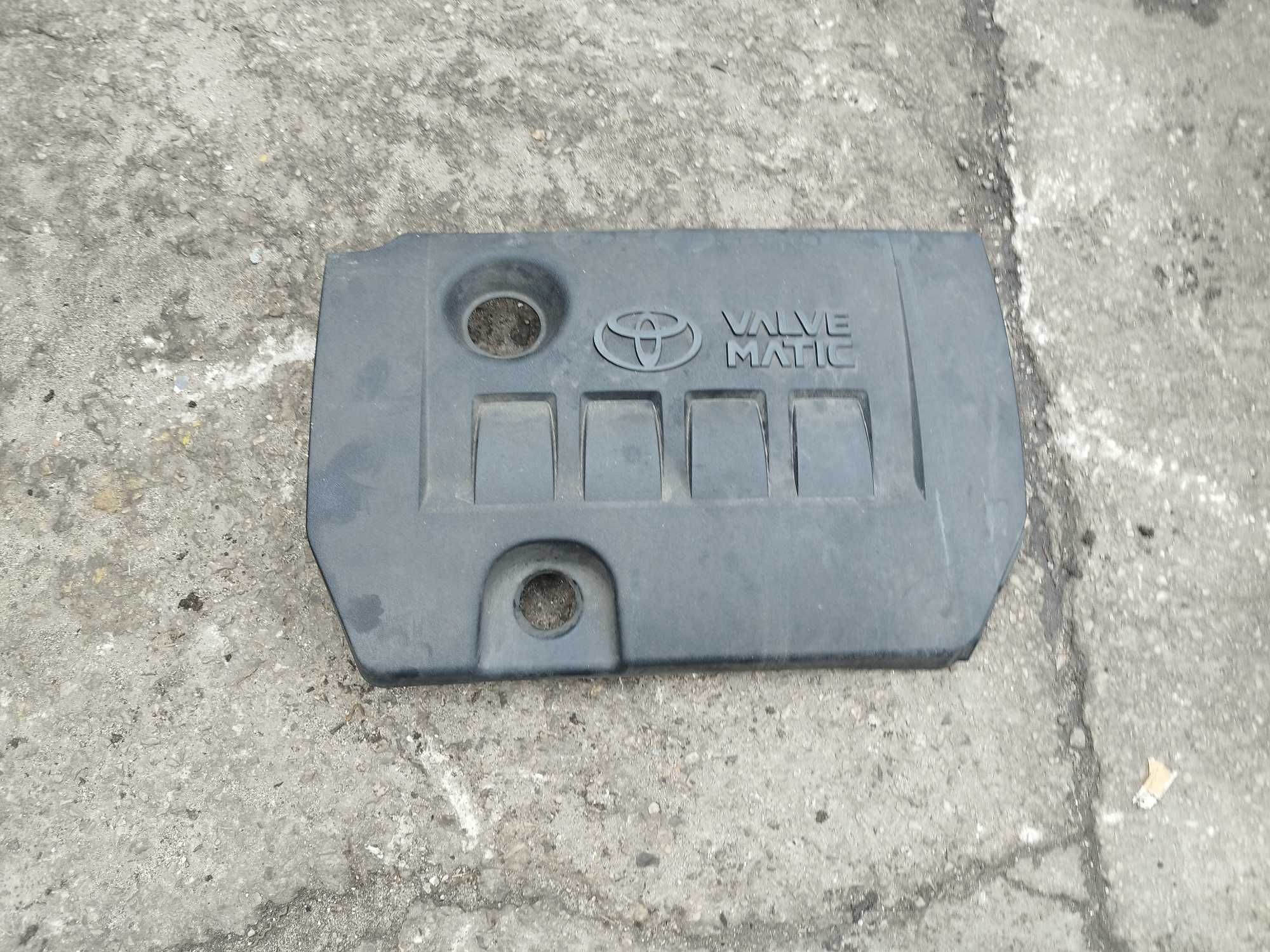 Osłona silnika górna 1121.2-370.30 Toyota Avensis T27 2.0 VVTI