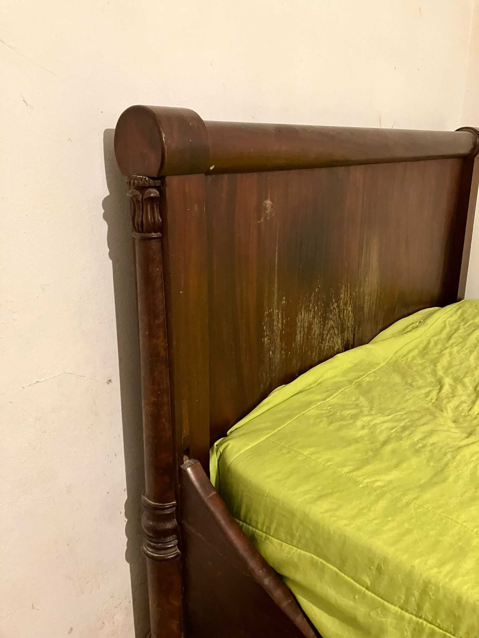 Cama de casal estilo império século XVII