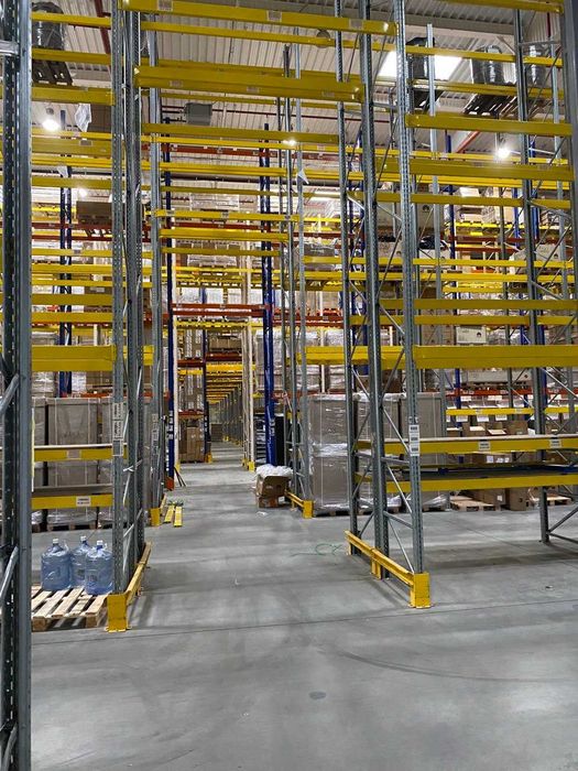 Для складу стелажі нові та б/в в наявності.