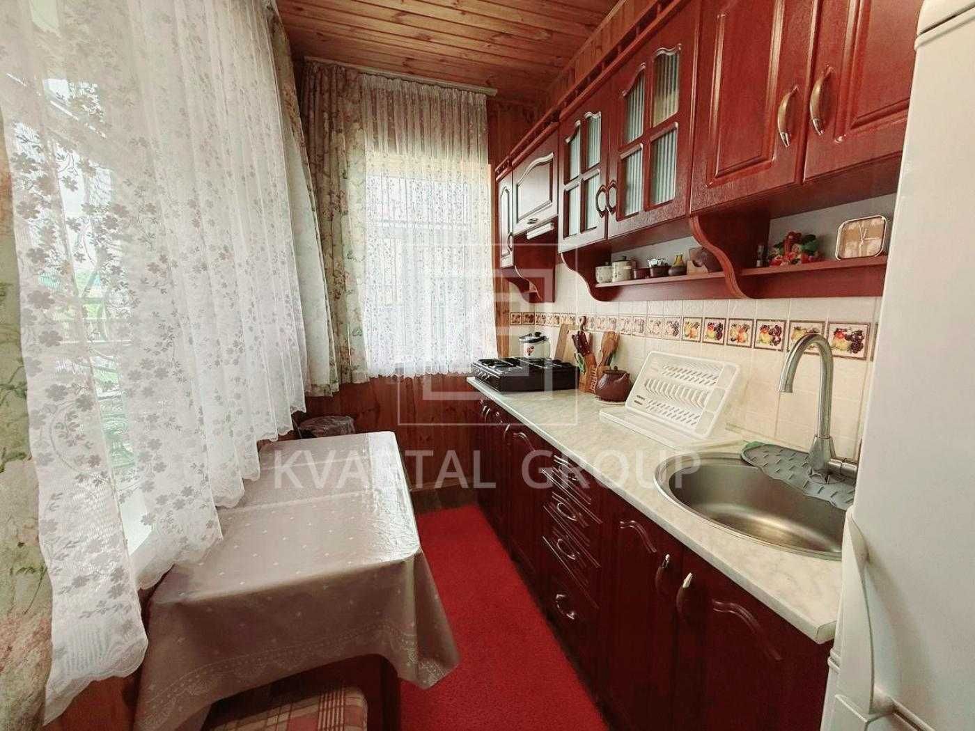 Продаю будинок з ремонтом у м. Малин, 71,3 м², 8 соток