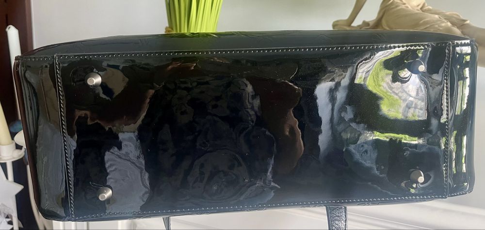 Wittchen Torebka shopperka z błyszczącej skóry w monogram