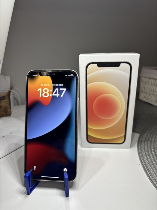 Iphone 12 biały w bardzo dobrym stanie !