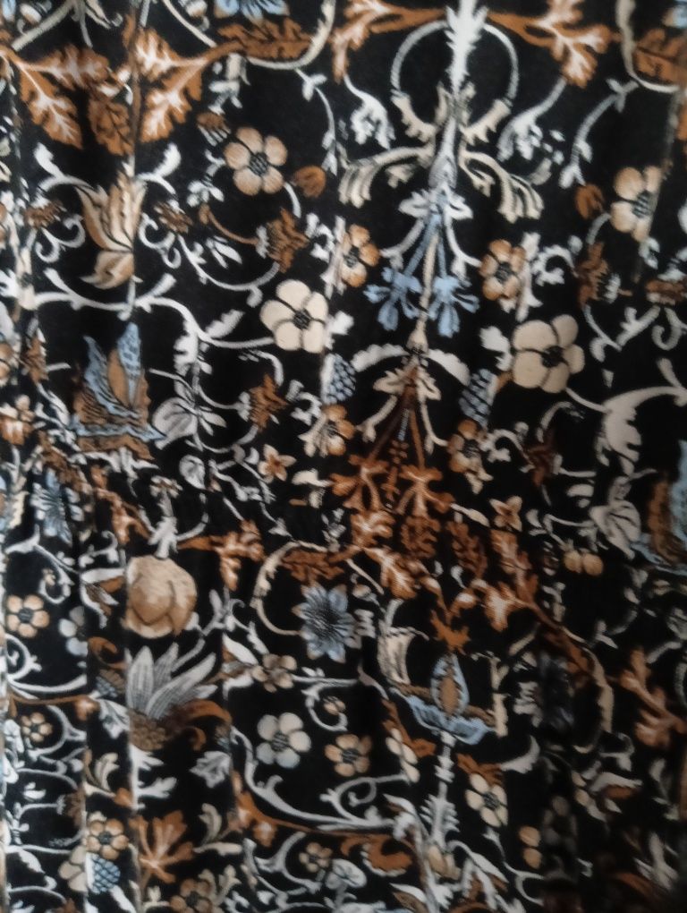 Sukienka w kwiaty 46 do 50