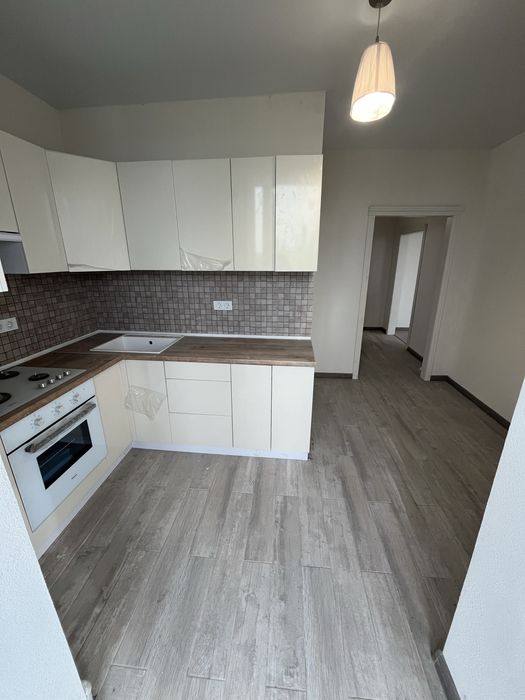 Продаж трикімнатної дворівневої квартири  Космонавтів.       ID-50-2