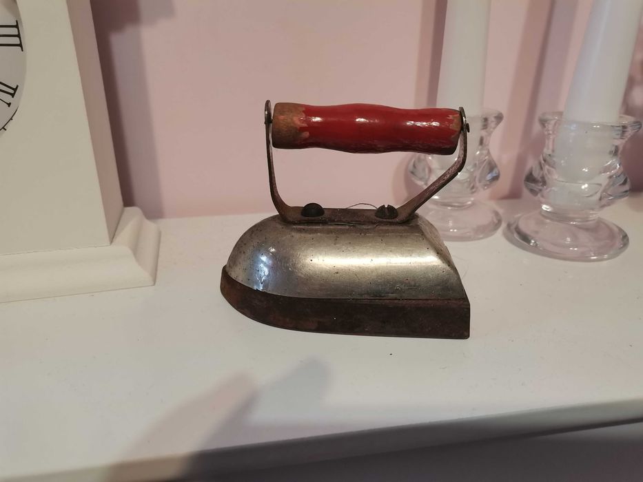 Żelazko metalowa zabawka PRL