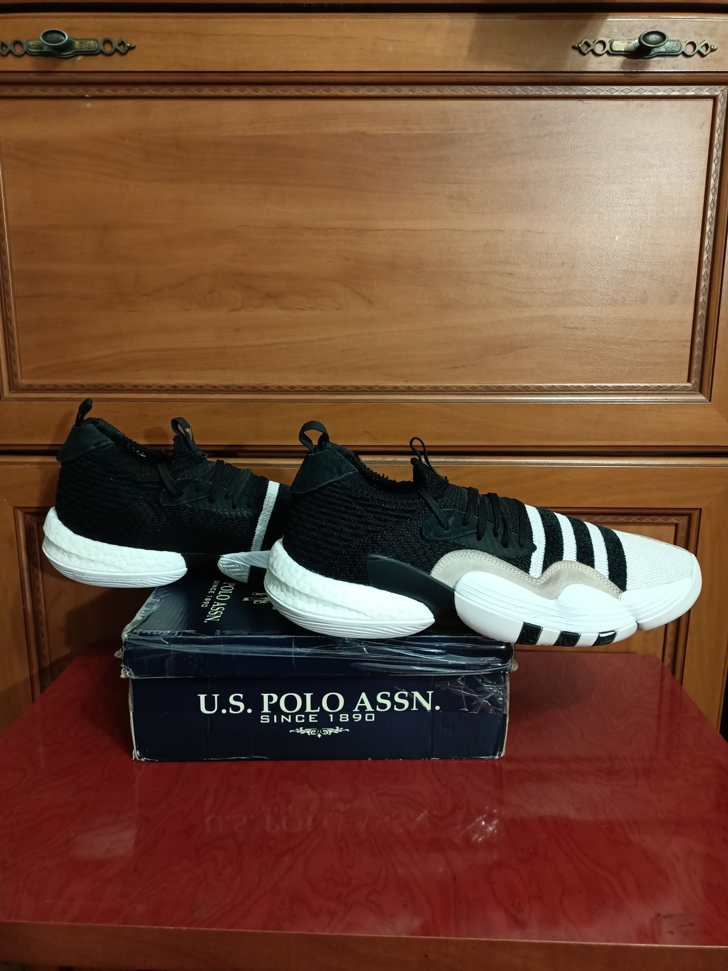 Кросівки Adidas Trae Young 2.0