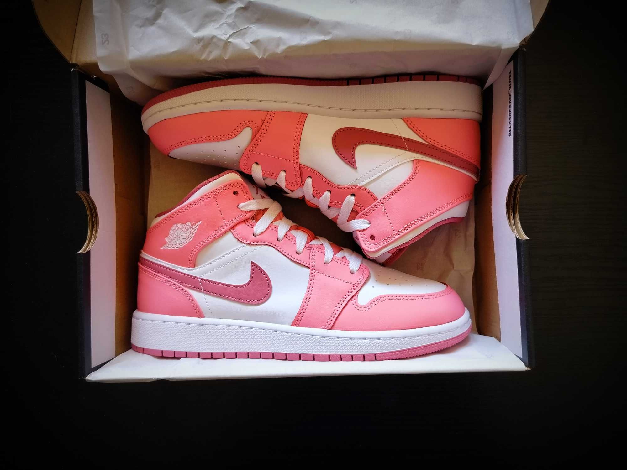 Air Jordan Mid - Valentines Day r. 38 SNEAKERS