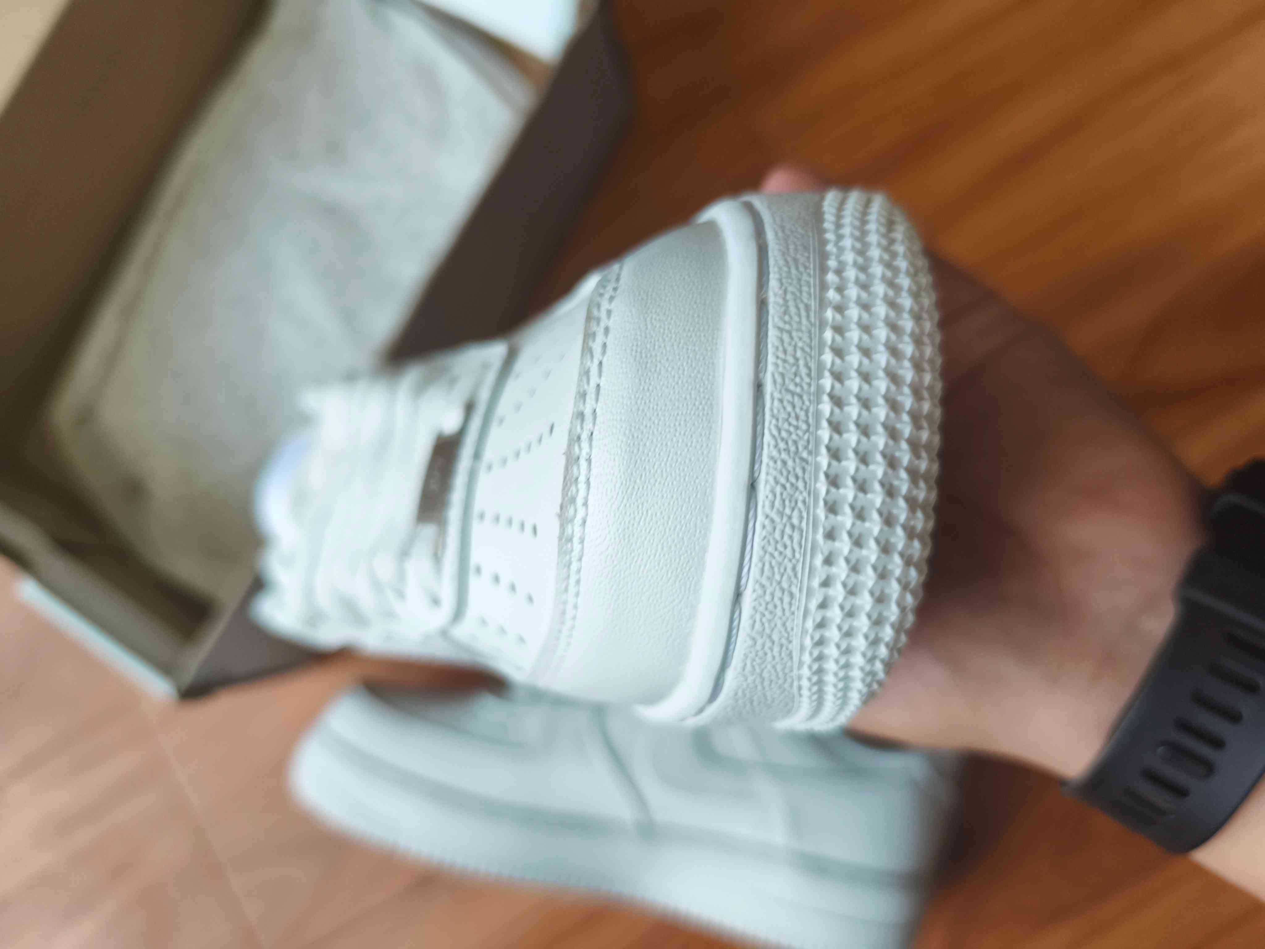 Damskie trampki Nike, białe, rozmiar 43
