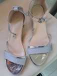 Sandalias prateadas