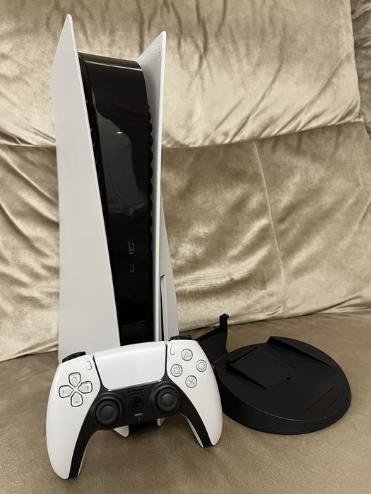 Playstation 5 z napedem Blu-Ray 825GB + pad