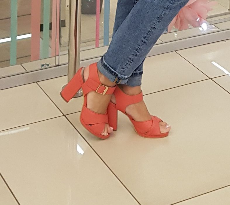 Босоножки коралловые кож.