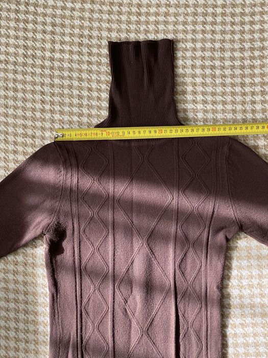 Тепле в’язане плаття-светр, шоколадного кольору з високим горлом