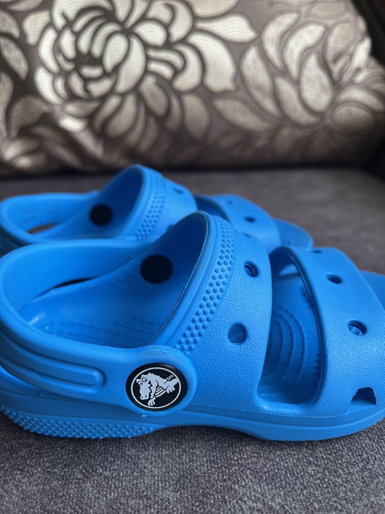 Crocs c8 сандалі сині