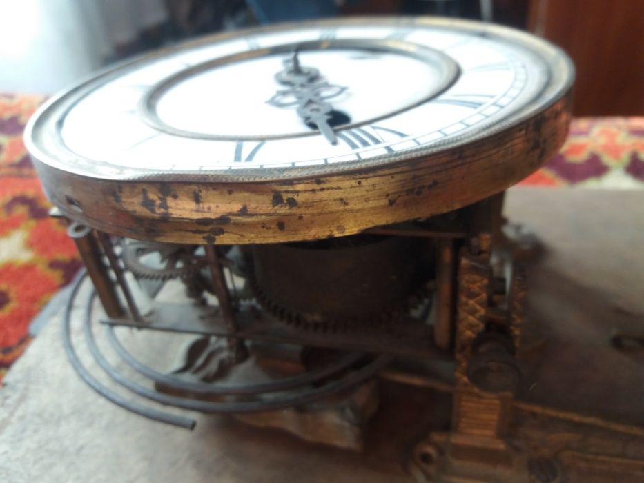 Продам часы антикварные настенные Adler Gong. Требуют ремонта.