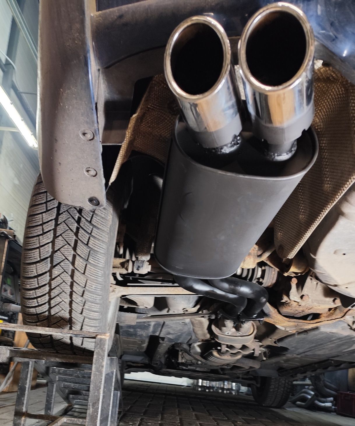 Tłumik końcowy wydech BMW 83 2.5i 3.0i M-Pakiet AERO