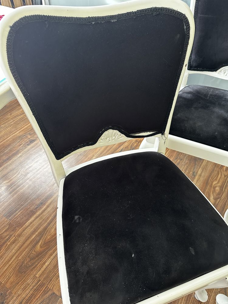 Szprzedam 4 krzesla do renowacji