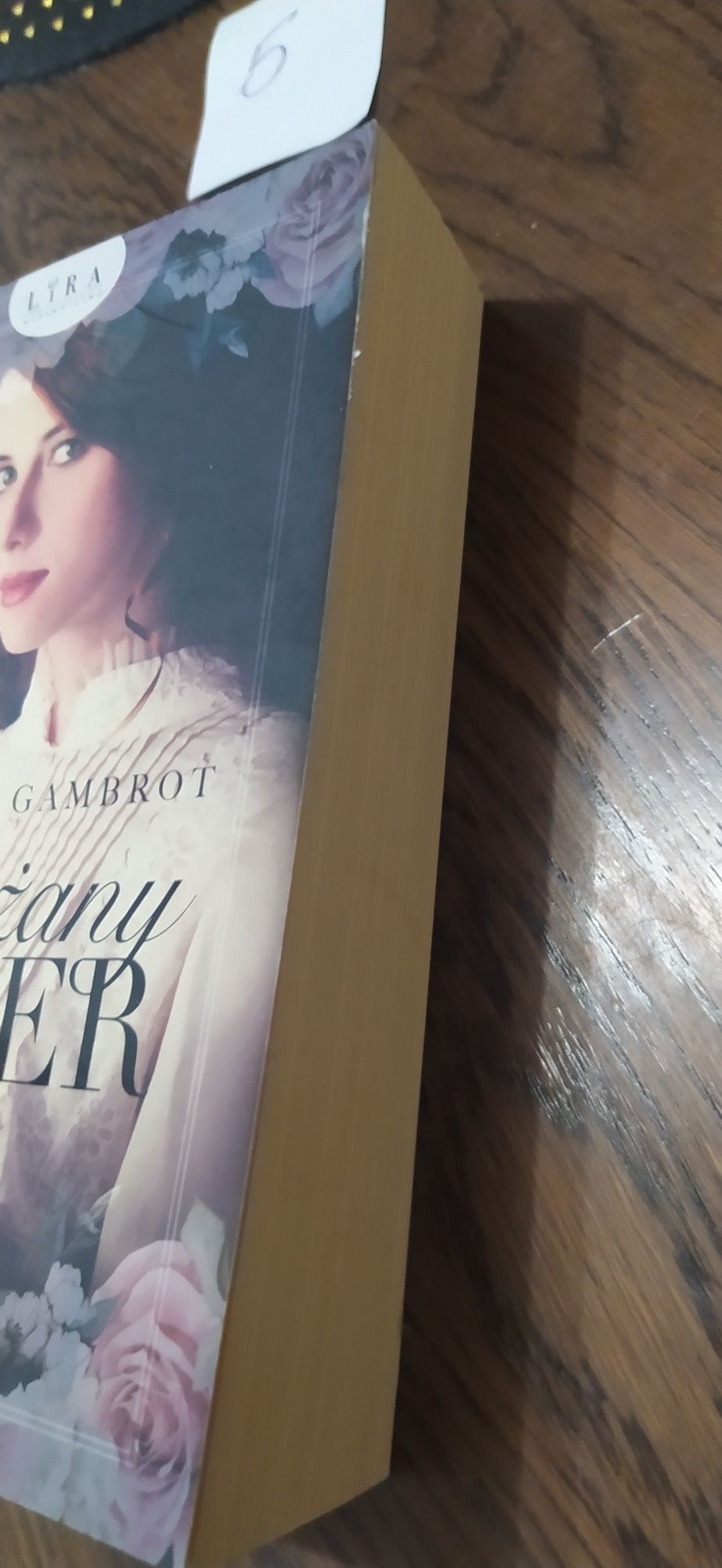 Różany Eter Julia Gambrot