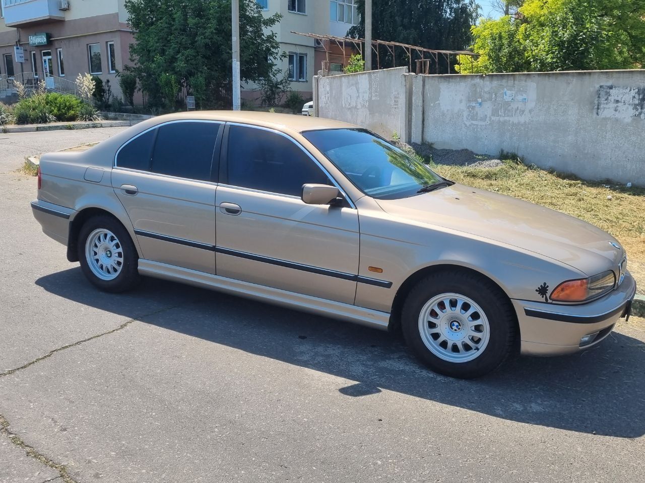 BMW  E39 520i .БМВ 2.2 інж. Е39.