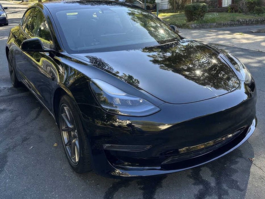 Tesla Model 3 Long Range      2021