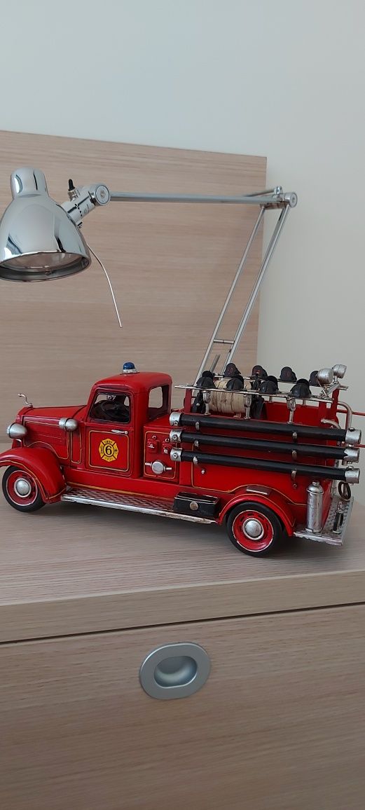 Carro decorativo bombeiros