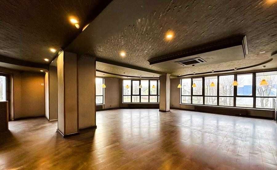 Продам велике комерційне окремостояче приміщення, м Нововолинськ