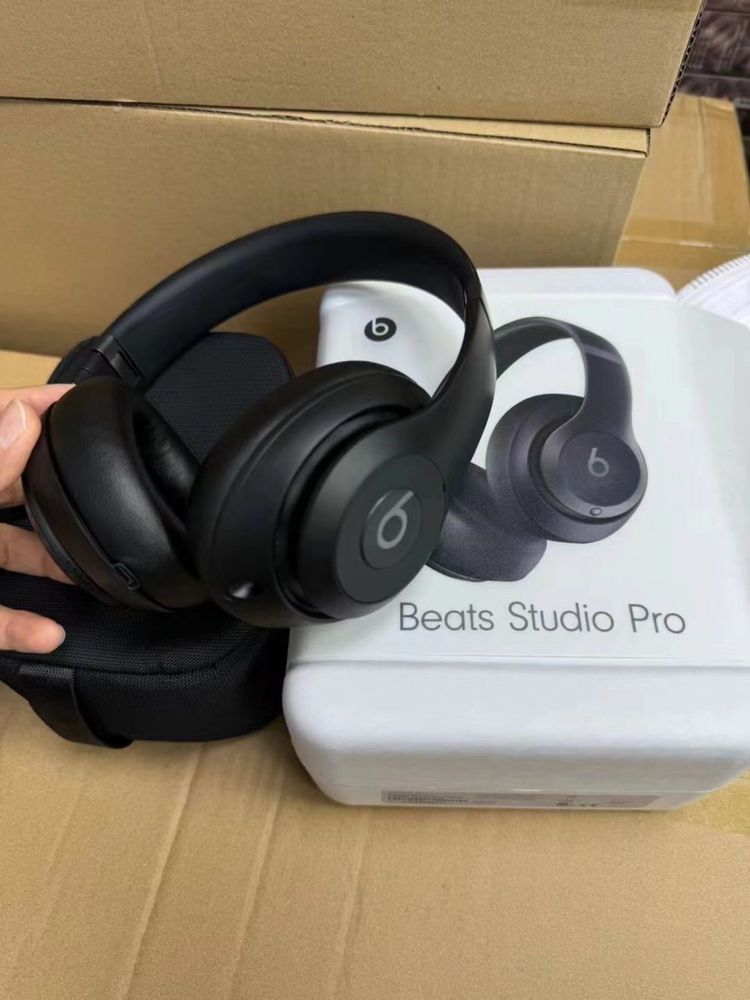 Beats Studio Pro - Preto
