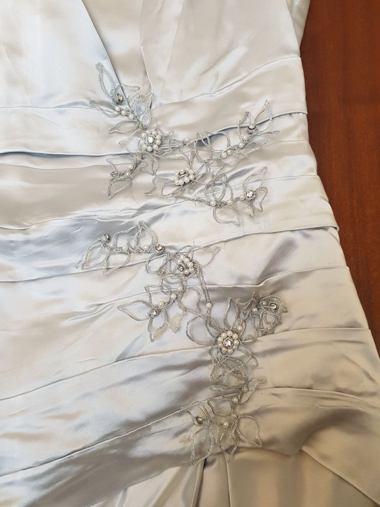 Vestido de noiva cinza + saiote
