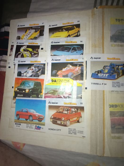 Вкладишы от жувачек 43 шт. за 550 грн